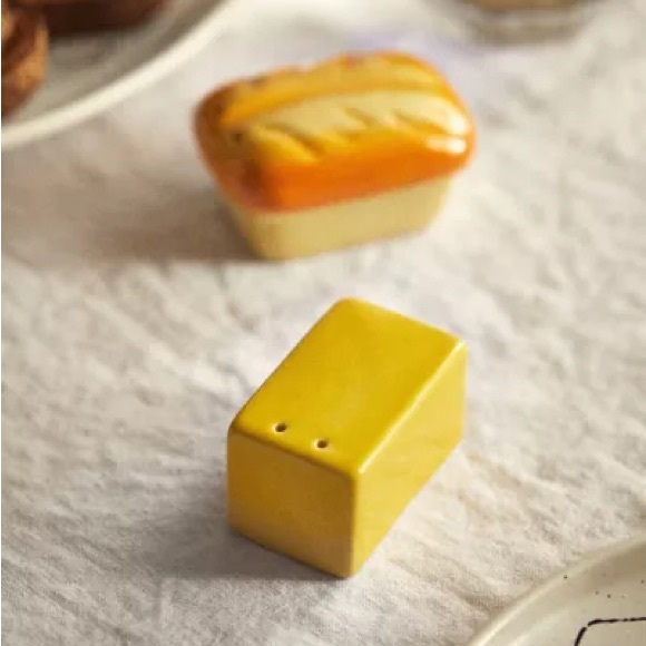 Bread And Butter Salt And Pepper Shaker Set - Picture 2 of 8